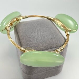 Beautiful Unsigned Pale Green Chalcedony Gold Tone Bangle Wire Bracelet